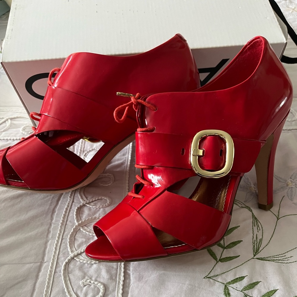 New Vince Camuto leather shoes 37.5